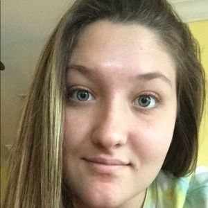 Meet your Posher, Alison